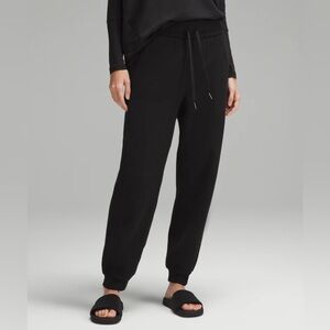 lululemon Scuba Relaxed High-Rise Jogger